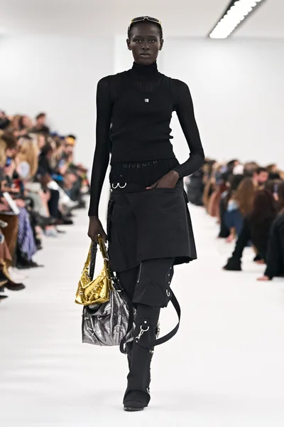 Look 33